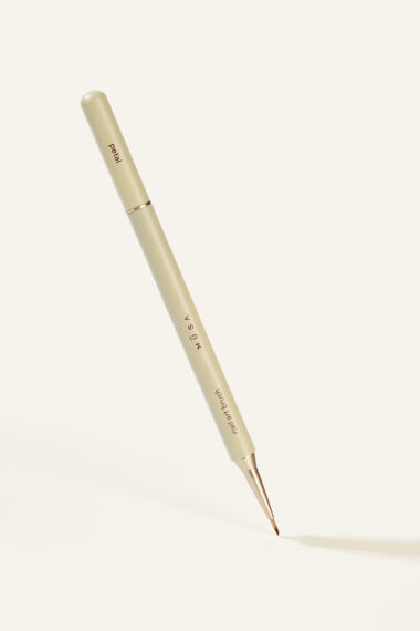 Petal nail art brush